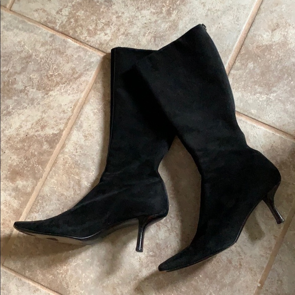 Black suede Prada kitten heel boots size 39